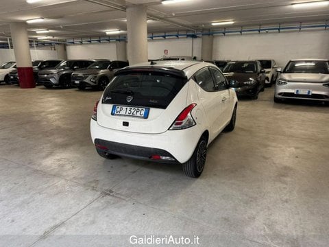 Auto Usate A Salerno | Lancia Ypsilon 1.0 Firefly 70 Cv Start&Amp;Stop Hybrid Gold