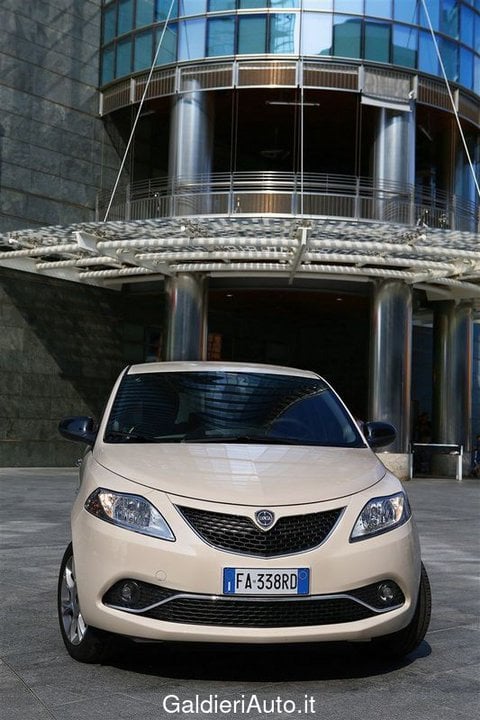 Auto Usate A Salerno | Lancia Ypsilon Iii 2015 1.0 Firefly Hybrid Gold S&S 70Cv