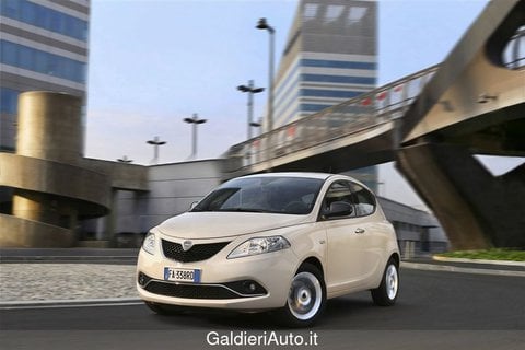 Auto Usate A Salerno | Lancia Ypsilon Iii 2015 1.0 Firefly Hybrid Gold S&S 70Cv