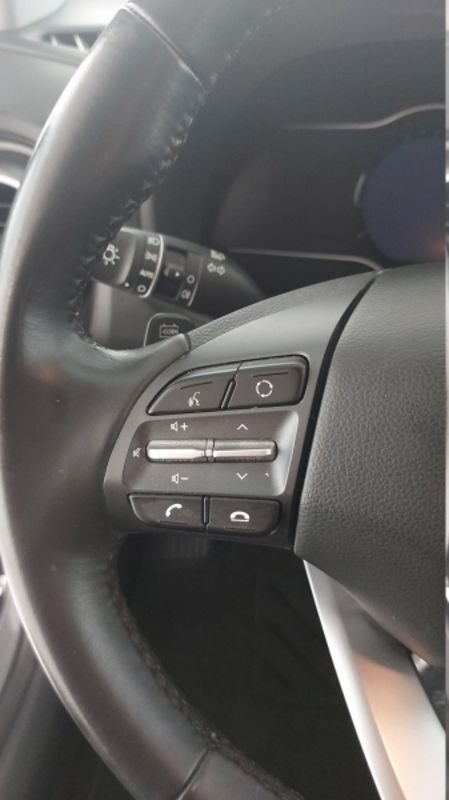 Pkw Hyundai Kona Ev 64 Kwh Exellence Gebrauchtwagen In Castegnato