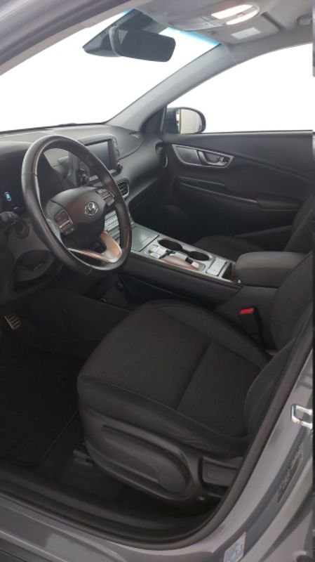 Pkw Hyundai Kona Ev 64 Kwh Exellence Gebrauchtwagen In Castegnato