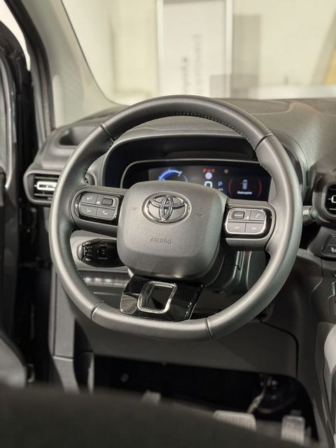 Auto Toyota Proace City Ver. El Proace City Verso Electric 50Kwh L1 Short D Luxury Usate A Lecco