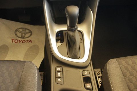 Auto Toyota Yaris 1.5 Hybrid 5 Porte Active Km0 A Roma