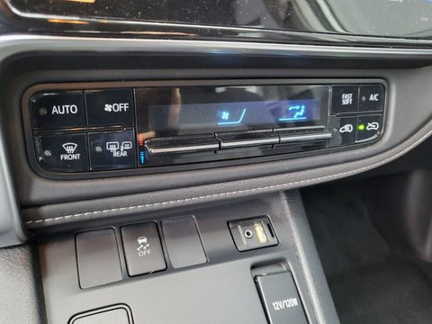Auto Toyota Auris 1.8 Hybrid Lounge Iva Esposta Usate A Foggia