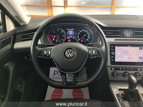 Auto Volkswagen Passat Variant 2.0Tdi 150Cv Bus. Dsg Navi Adaptivecruise Usate A Brescia
