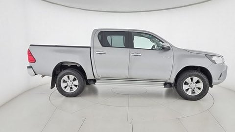 Auto Toyota Hilux 2.4 D-4D A/T 4Wd 4 Porte Double Cab Executive N1 Autocarro Usate A Reggio Emilia