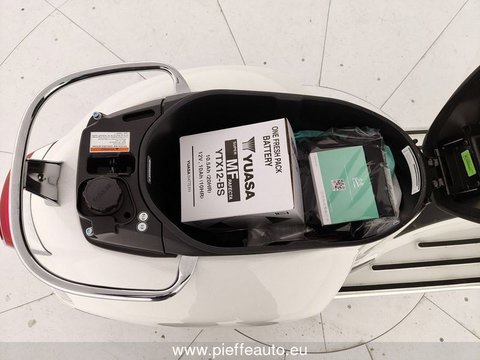Moto Piaggio Vespa Vespa Gts Super 300 E5 Rst22 Bianco Inn Nuove Pronta Consegna A L'aquila