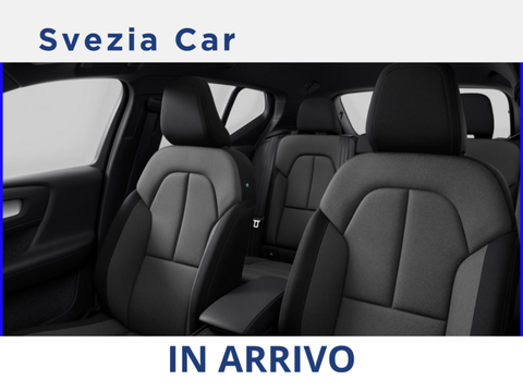 Auto Volvo Xc40 B3 Automatico Core Nuove Pronta Consegna A Milano