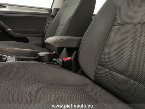 Auto Volkswagen Golf Golf 1.6 Tdi 110 Cv 5P. Highline Bluemotion Technology Usate A Teramo