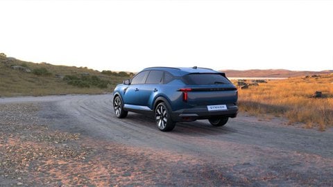 Auto Nuove Pronta Consegna A Brescia | Dacia Striker 1.8 Hybrid Extreme 155Cv Auto