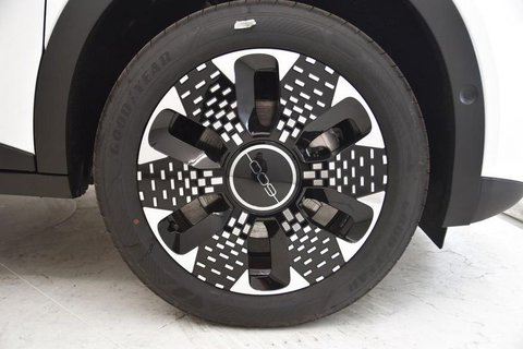 Auto Km0 A Brescia | Fiat 600 1.2 Hybrid La Prima Ii 110Cv Auto Km 0 - Cerchi 18 - Navi - Led