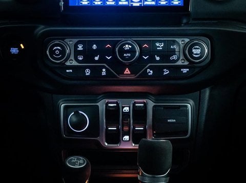 Auto Usate A Brescia | Jeep Wrangler Unlimited 2.2 Mjt Ii Sahara