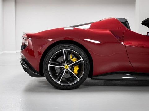 Auto Usate A Brescia | Ferrari 296 Gts 3.0 -Carbonio-Rosso Mugello-Sollevatore