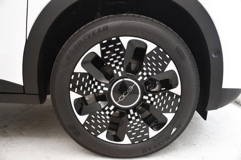 Auto Usate A Brescia | Fiat 600 1.2 Hybrid La Prima Ii 110Cv Auto Km 0 - Cerchi 18 - Navi - Led