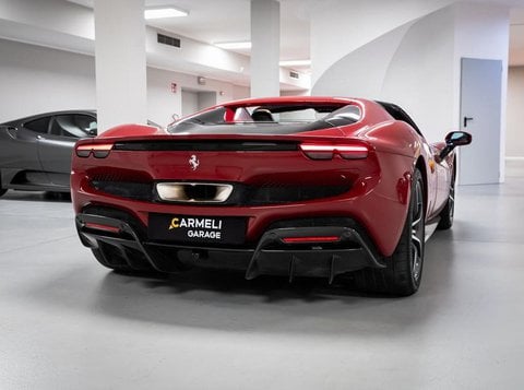 Auto Usate A Brescia | Ferrari 296 Gts 3.0 -Carbonio-Rosso Mugello-Sollevatore