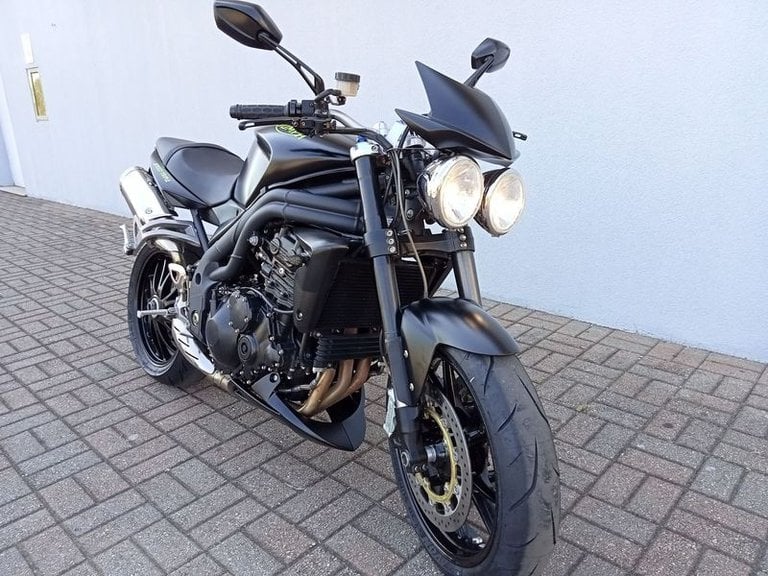 Triumph Speed Triple 1050