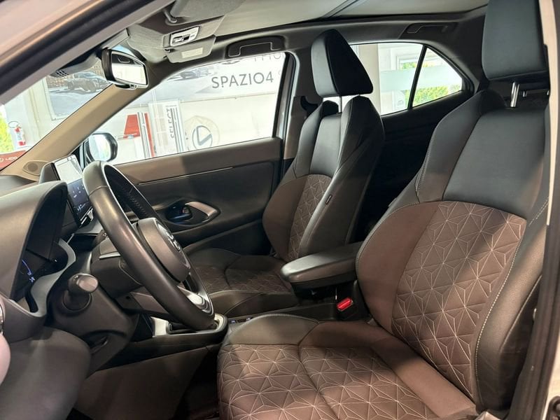 Toyota Yaris Cross 1.5H (116 CV) E-CVT Lounge usato a Torino