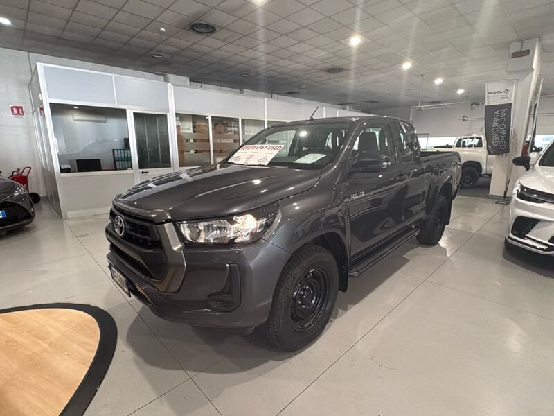 ToyotaOfficial Hilux Hilux Extra Cab 2.4 D-4D 4X4 (150 CV) Manuale 6 marce Comfort diesel usato a Torino