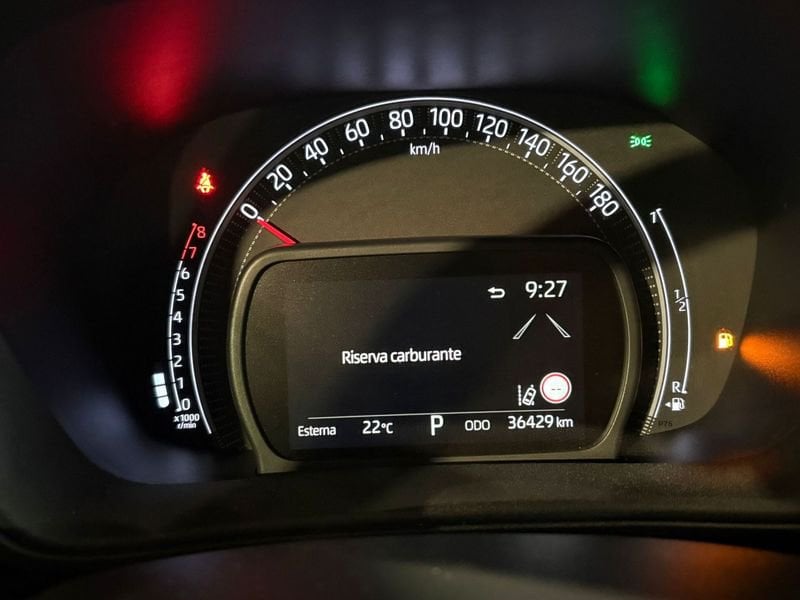 Toyota Aygo X 1.0B (72 CV) Limited Air S-CVT benzina usato a Torino