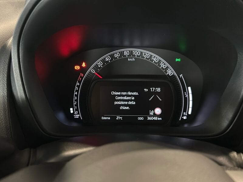 Toyota Aygo X 1.0B (72 CV) Lounge benzina usato a Torino