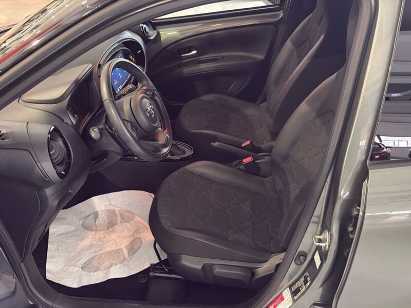 Toyota Aygo X 1.0B (72 CV) Lounge S-CVT benzina usato a Torino