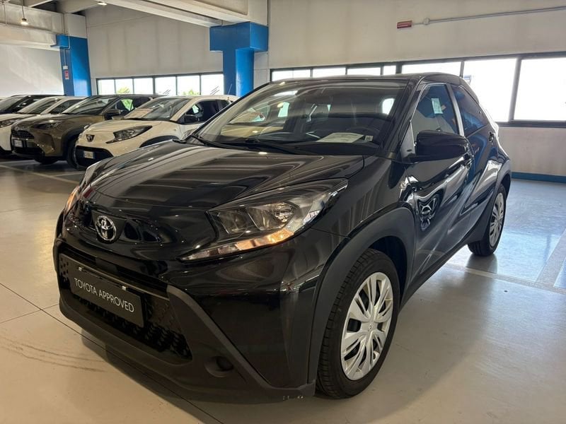 Toyota Aygo X 1.0B (72 CV) Active benzina usato a Torino