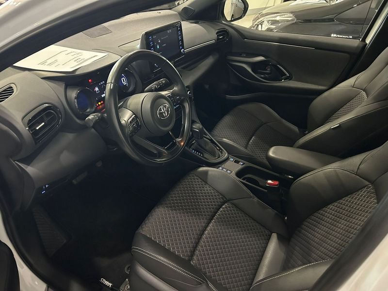 Toyota Yaris Hybrid Lounge MY21 usato a Torino