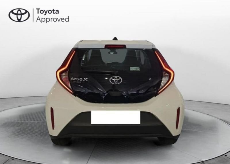 Toyota Aygo X 1.0B (72 CV) Active benzina km0 a Moncalieri
