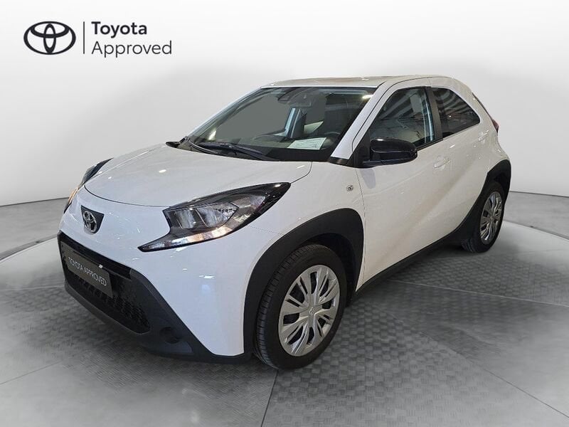 Toyota Aygo X 1.0 VVT-i 72 CV 5 porte Active S-CVT  usato a Torino