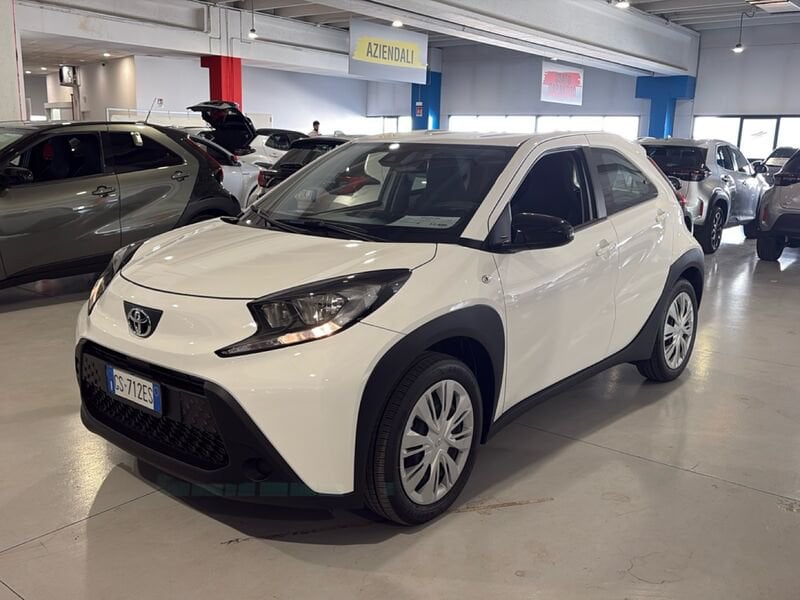Toyota Aygo X 1.0B (72 CV) Active benzina usato a Torino