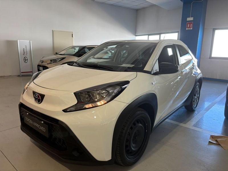 Toyota Aygo X 1.0B (72 CV) Active benzina usato a Torino