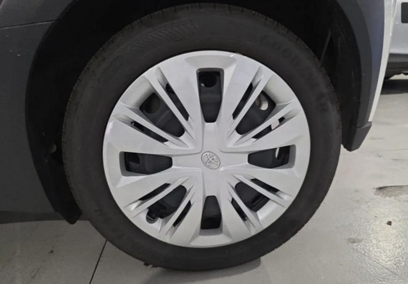 Toyota Aygo X 1.0B (72 CV) Active benzina km0 a Moncalieri