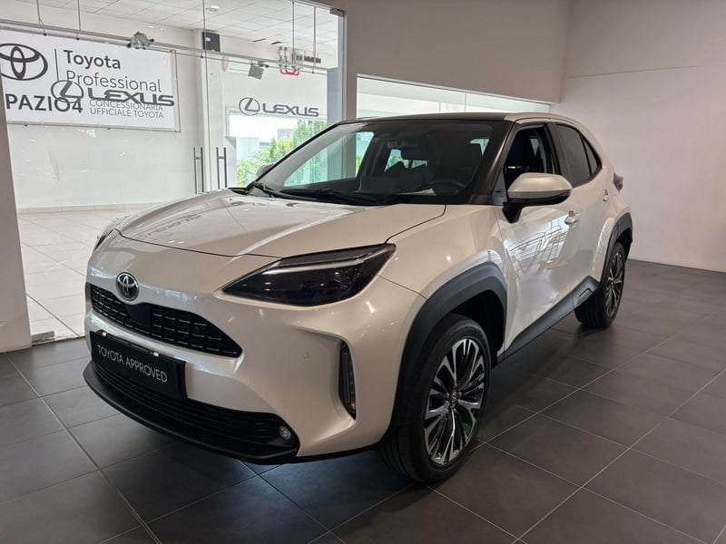 Toyota Yaris Cross 1.5H (116 CV) E-CVT Lounge  usato a Torino