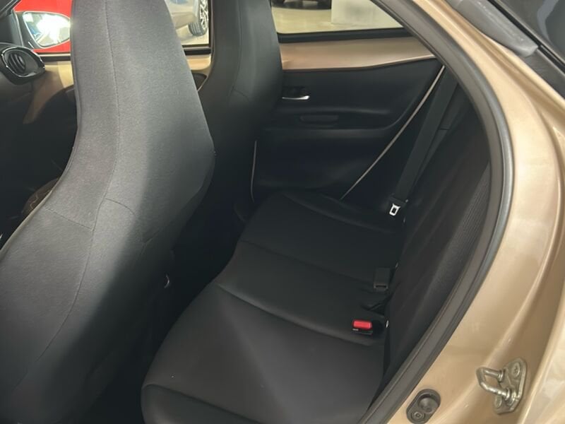 Toyota Aygo X 1.0B (72 CV) Lounge benzina usato a Torino