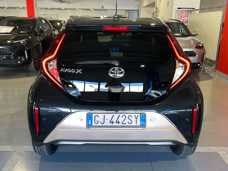 Toyota Aygo X 1.0B (72 CV) Lounge benzina usato a Torino