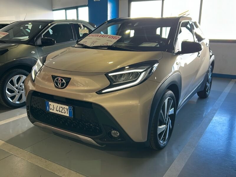 Toyota Aygo X 1.0B (72 CV) Lounge benzina usato a Torino