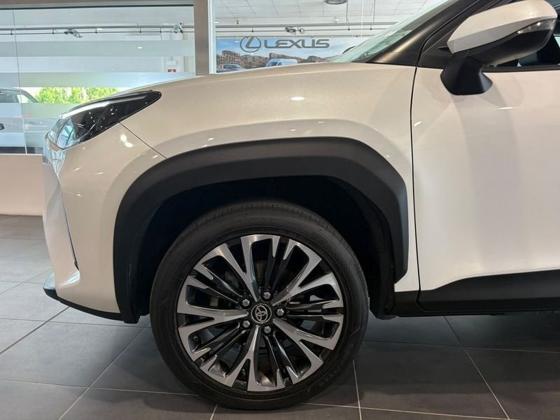 Toyota Yaris Cross 1.5H (116 CV) E-CVT Lounge usato a Torino