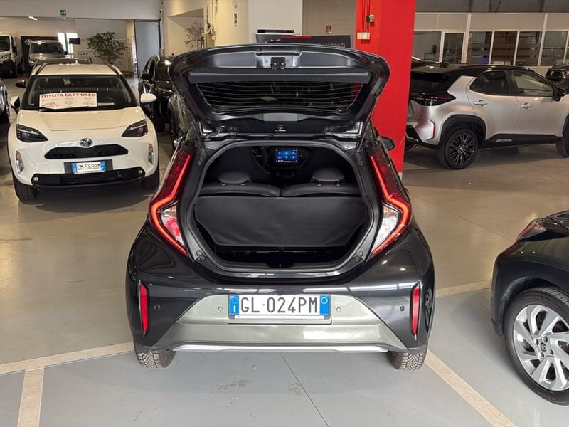 Toyota Aygo X 1.0B (72 CV) Lounge S-CVT benzina usato a Torino