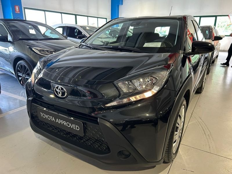 Toyota Aygo X 1.0B (72 CV) Active benzina usato a Torino