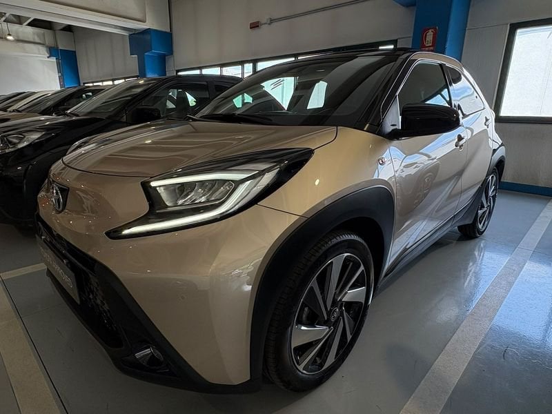 Toyota Aygo X 1.0B (72 CV) Lounge Air S-CVT benzina usato a Torino