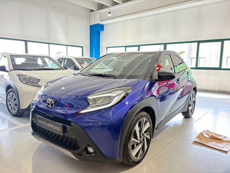 Toyota Aygo X 1.0B (72 CV) Lounge benzina usato a Torino