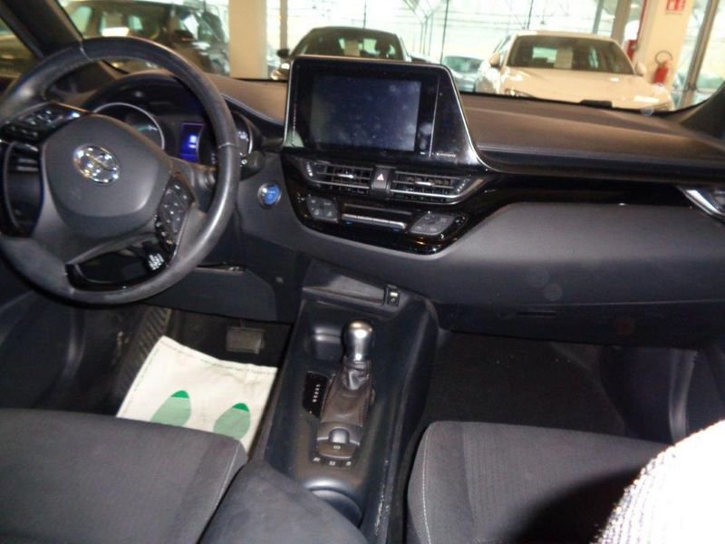 Toyota C-HR 1.8 Hybrid E-CVT Business Ibrida usata - 6
