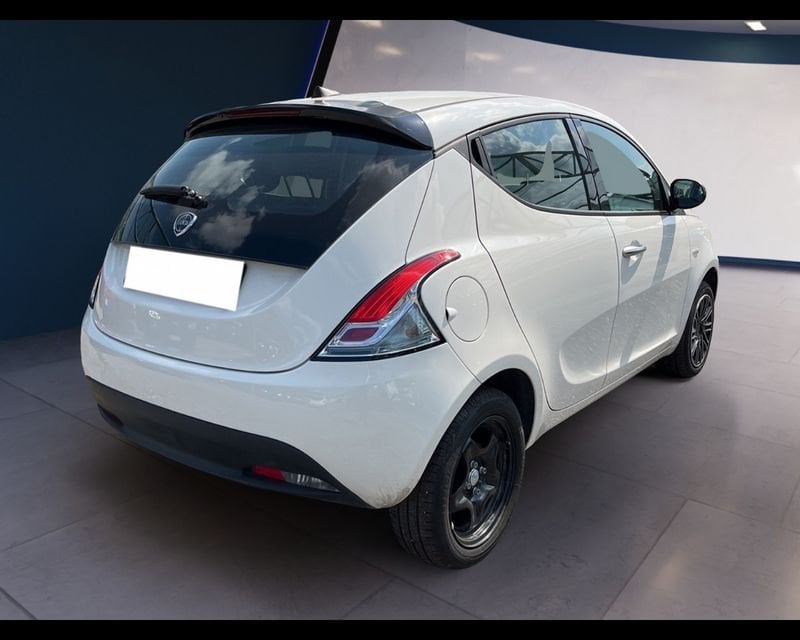 Lancia Ypsilon NUOVA My24 402 Oro 1.0 usato a Torino