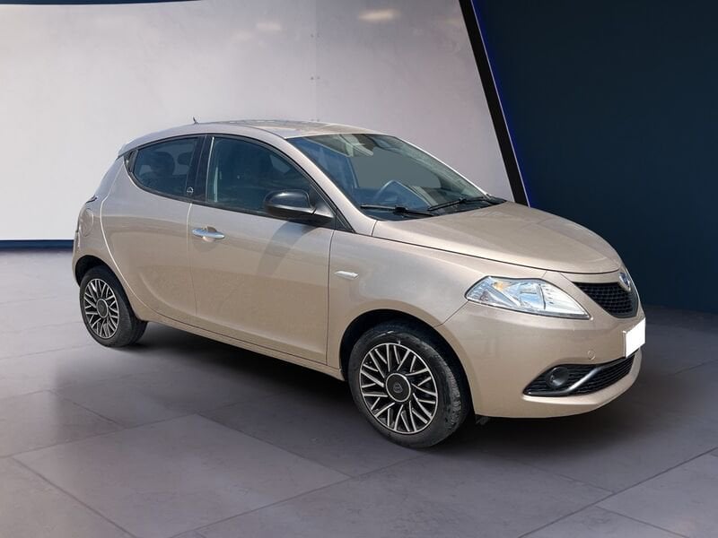 Lancia Ypsilon III 2015 1.0 hybrid Gold s&s 70cv usato a Torino