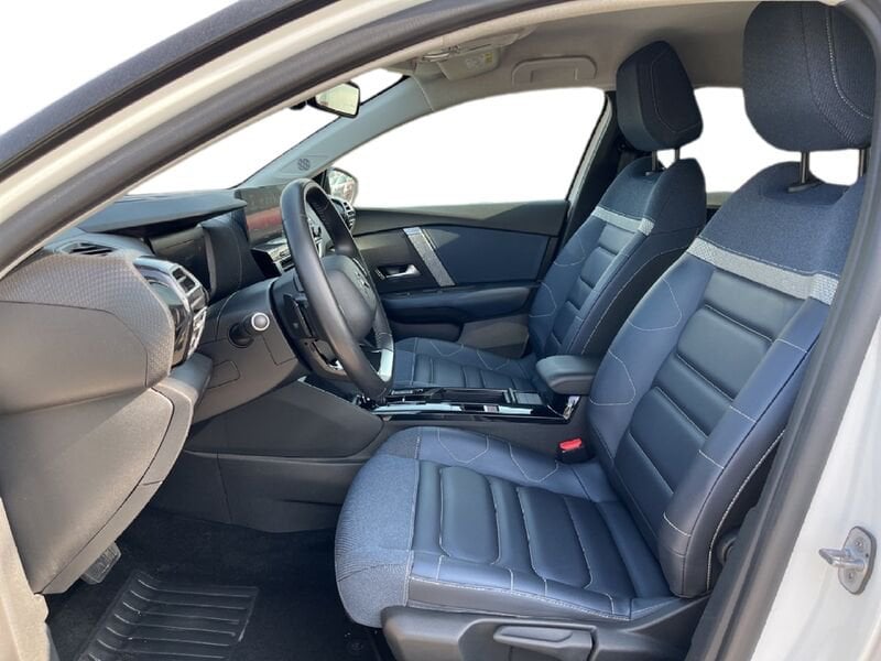 Citroën C4 III 2021 1.2 puretech Shine s&s 130cv eat8  usato a Torino
