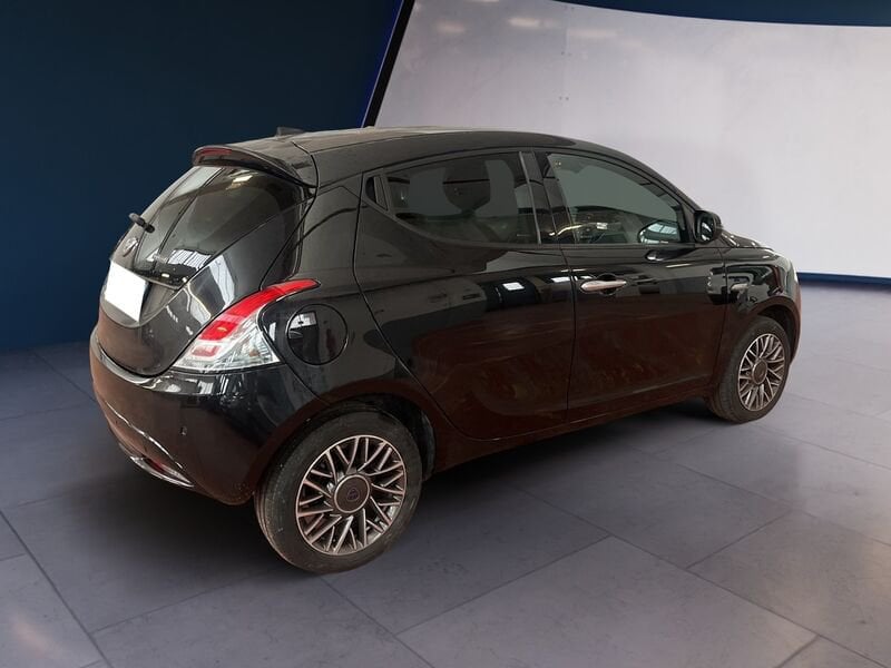 Lancia Ypsilon III 2021 1.0 firefly hybrid Gold s&s 70cv usato a Torino