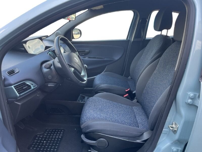 Lancia Ypsilon III 2021 1.0 firefly hybrid Gold s&s 70cv usato a Torino