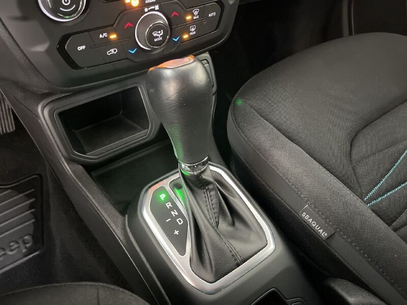 Jeep Renegade 2019 1.5 turbo t4 mhev Upland 2wd 130cv dct usato a Torino