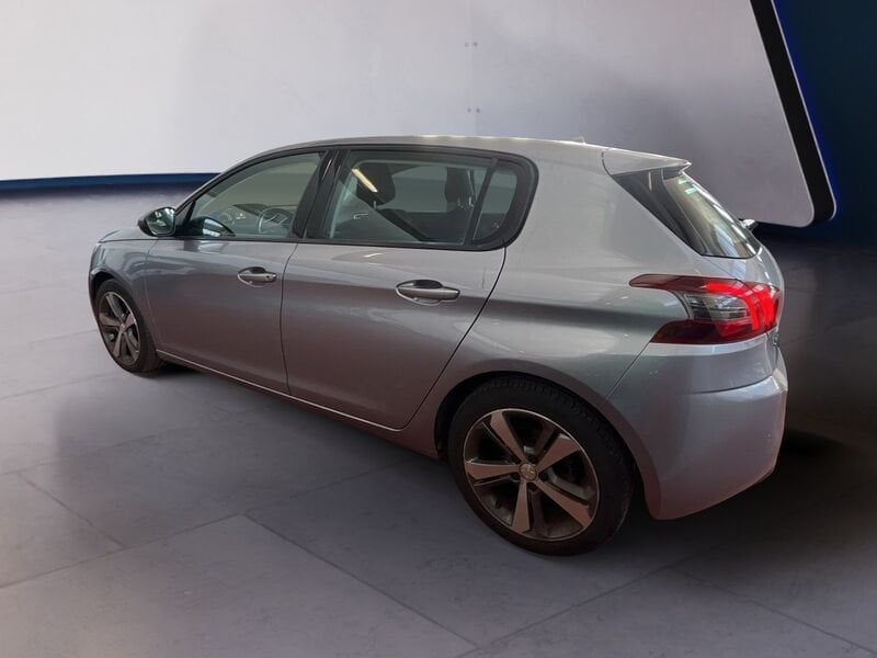 Peugeot 308 II 2018 5p 1.5 bluehdi Active s&s 100cv diesel usato a Torino