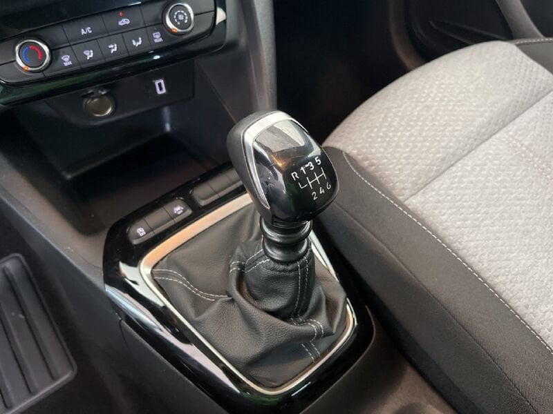 Opel Corsa Nuova 1.2 100 MT6 benzina usato a Torino